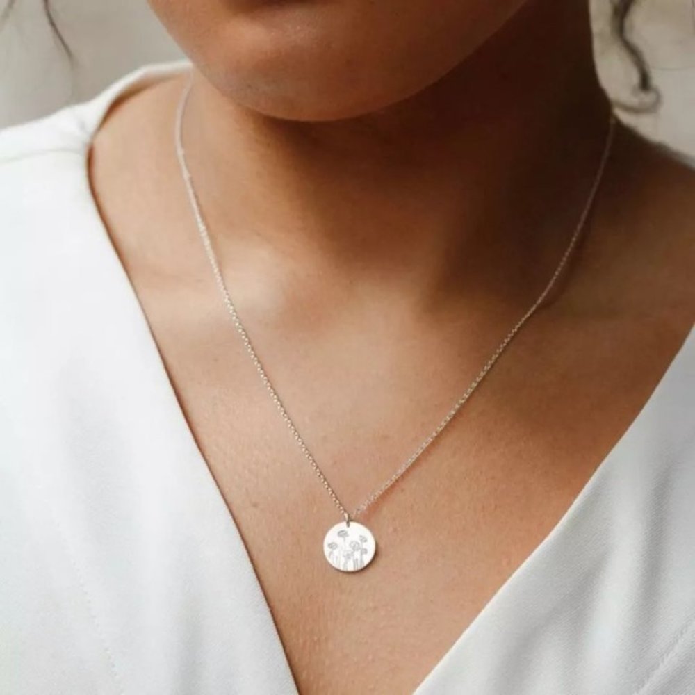 December Holly Birth Flower Minimal Charm Necklace - Picture 13 of 16